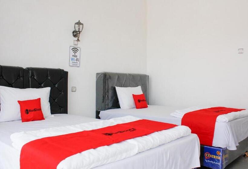 חדר דלוקס, Reddoorz Syariah Near Kawasan Wisata Gunung Prau Dieng