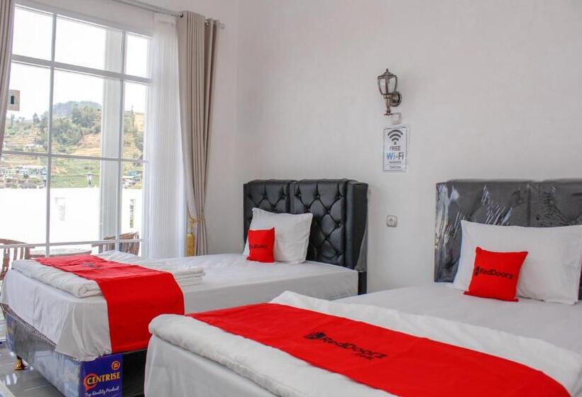 חדר דלוקס, Reddoorz Syariah Near Kawasan Wisata Gunung Prau Dieng