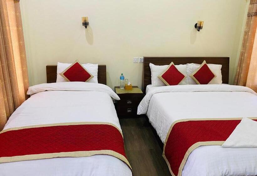 اتاق لوکس, Motherland Sauraha