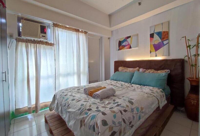 استودیو استاندارد با بالکن, Tagaytay Condo Staycation
