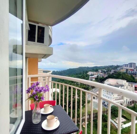 استودیو استاندارد با بالکن, Tagaytay Condo Staycation