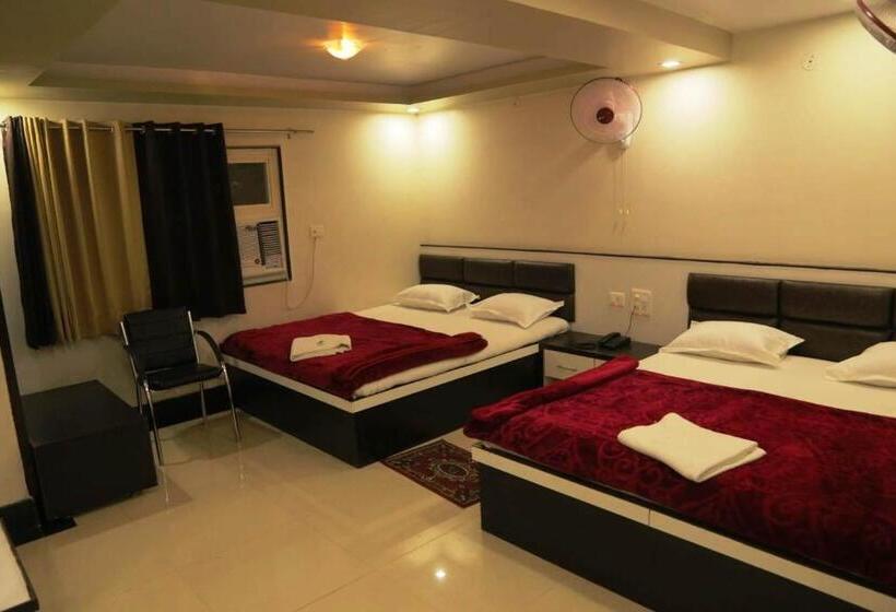 디럭스 패밀리 룸, Venus Hotel 5 Minute Walking Distance From Dargah