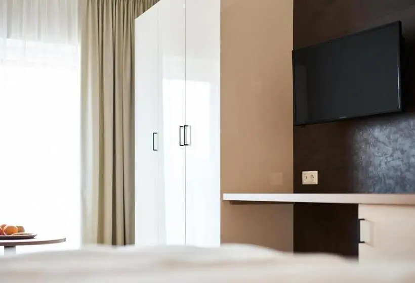 バルコニー付きスタンダードルーム, Wirt Z´uttlau Familienhotel Höng