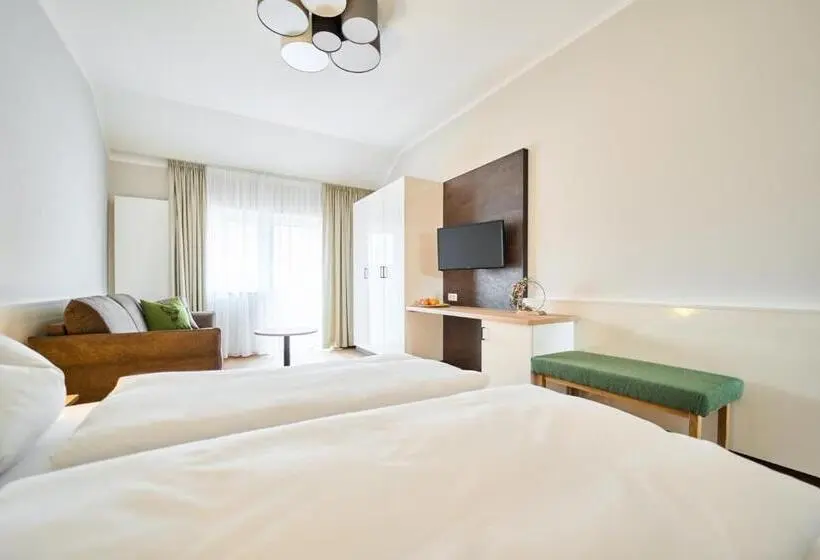 バルコニー付きスタンダードルーム, Wirt Z´uttlau Familienhotel Höng