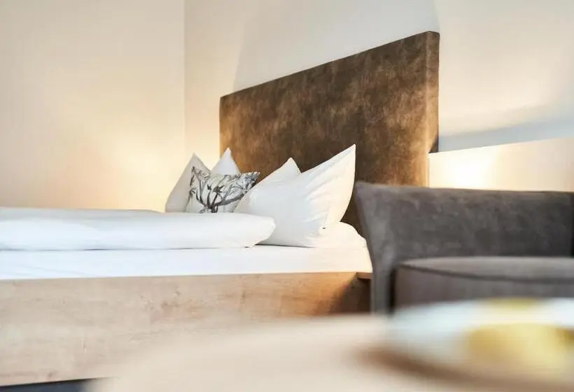 バルコニー付きスタンダードルーム, Wirt Z´uttlau Familienhotel Höng