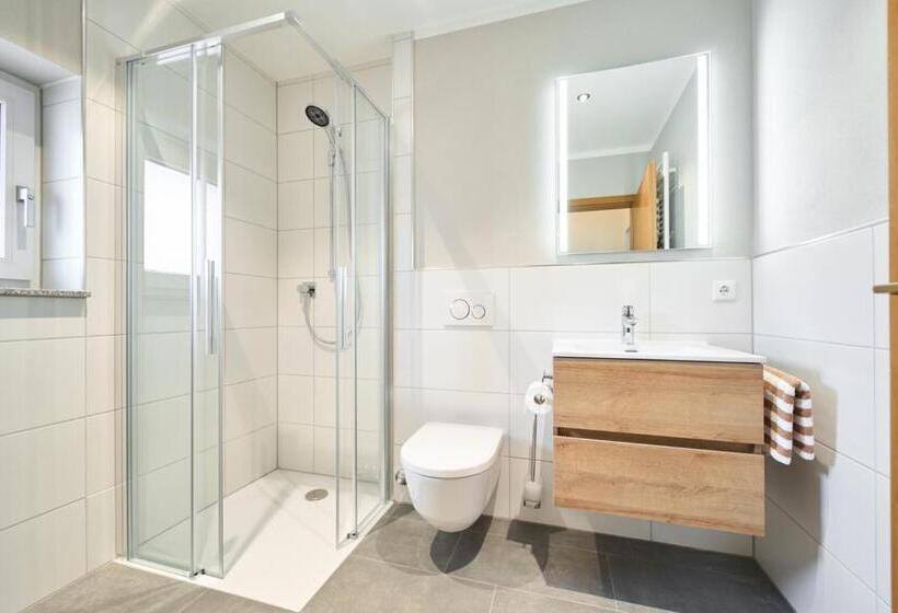 Номер Стандарт, Wirt Z´uttlau Familienhotel Höng