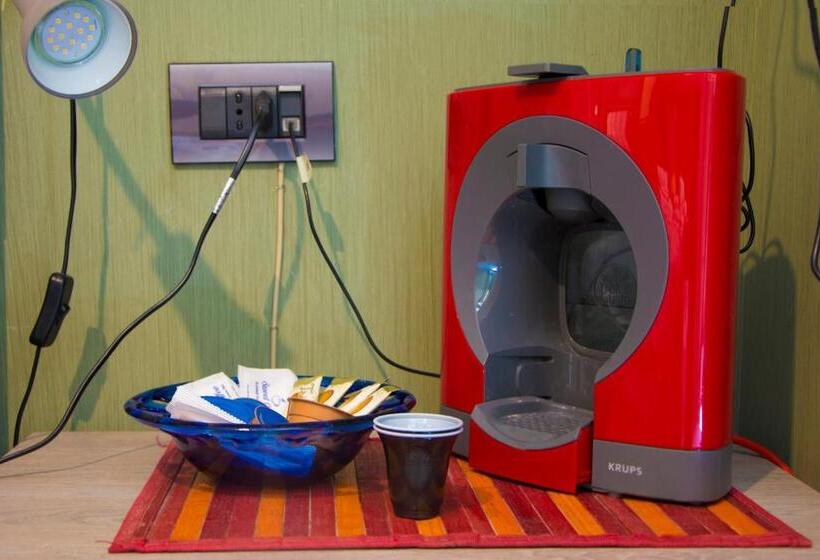 استودیوی استاندارد, Alma Megaris