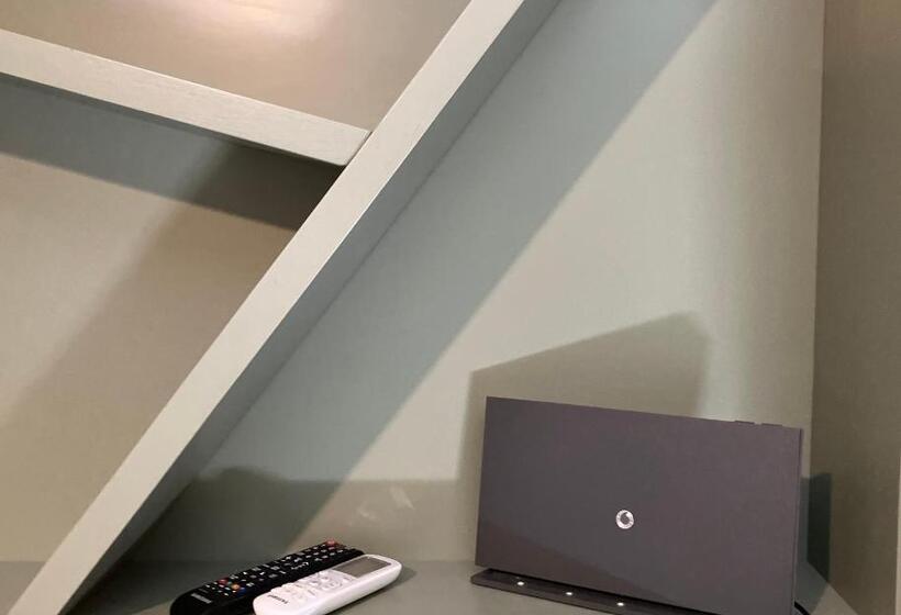 استودیوی استاندارد, Alma Megaris