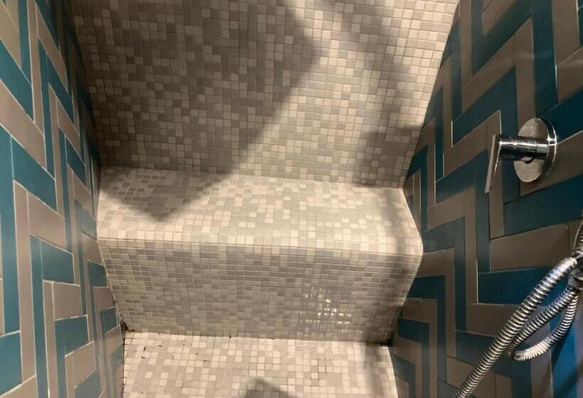 استودیوی استاندارد, Alma Megaris