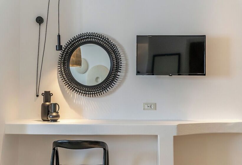 Quarto Deluxe, Arotron Santorini