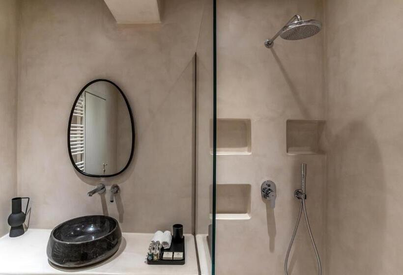 Quarto Deluxe, Arotron Santorini