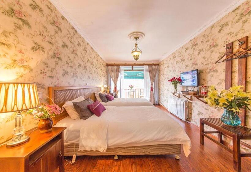 غرفة سوبيريور مطلّة علي الحديقة, Lugu Lake In Love Inn Hostel