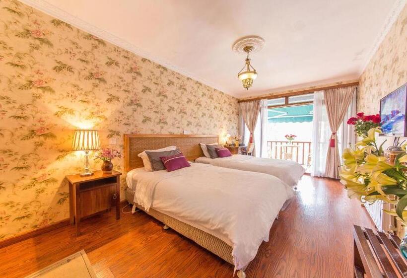 غرفة سوبيريور مطلّة علي الحديقة, Lugu Lake In Love Inn Hostel