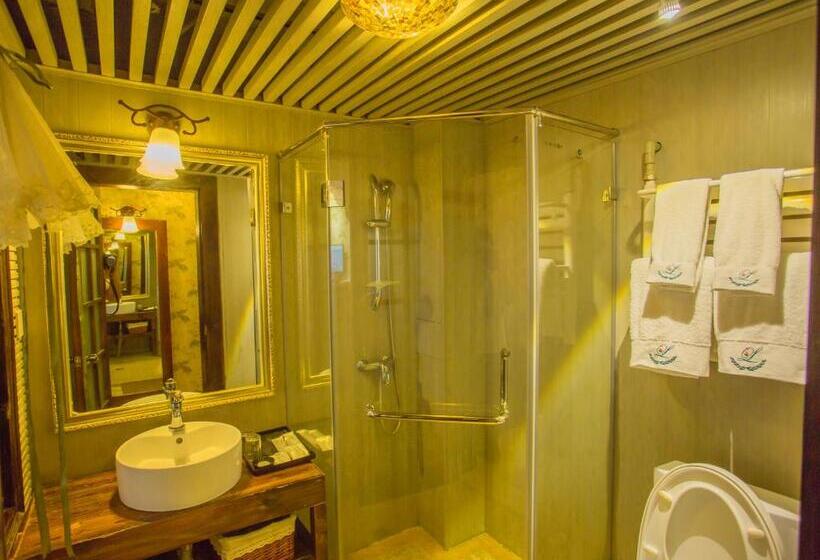 غرفة قياسية مزوَّدة بشُرفة, Lugu Lake In Love Inn Hostel