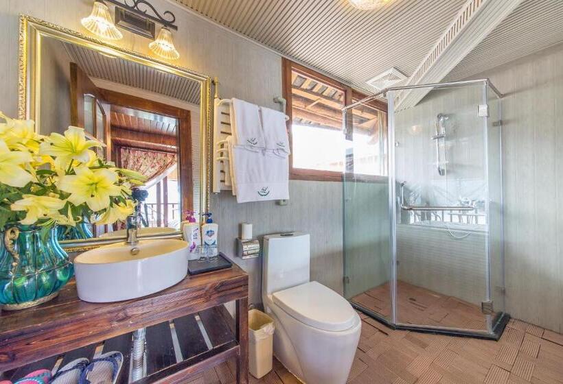 غرفة ديلوكس مزودة بشرفة, Lugu Lake In Love Inn Hostel