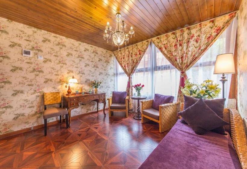 Номер Deluxe с Балконом, Lugu Lake In Love Inn Hostel