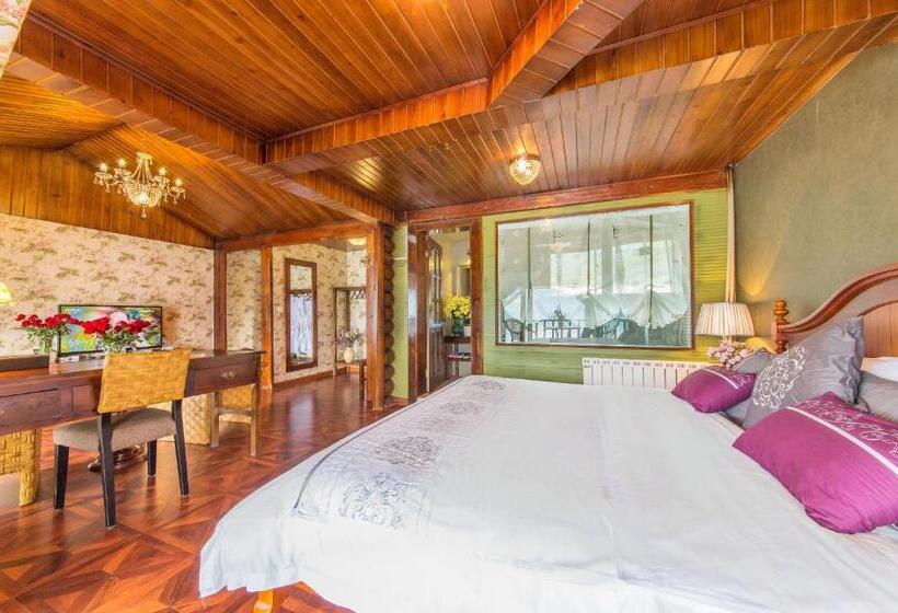 غرفة ديلوكس مزودة بشرفة, Lugu Lake In Love Inn Hostel