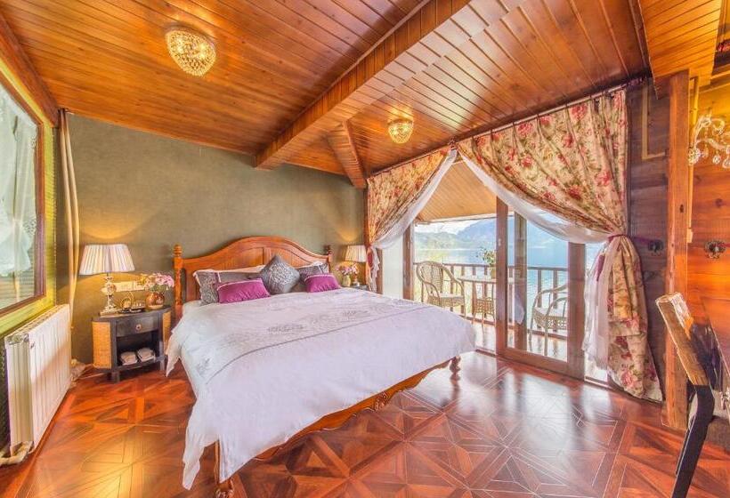 غرفة ديلوكس مزودة بشرفة, Lugu Lake In Love Inn Hostel