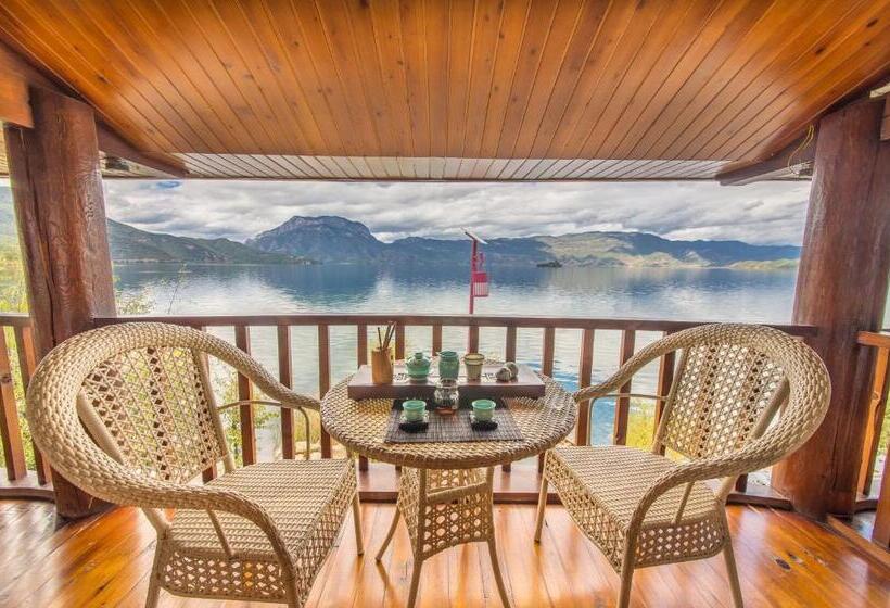 غرفة ديلوكس مزودة بشرفة, Lugu Lake In Love Inn Hostel