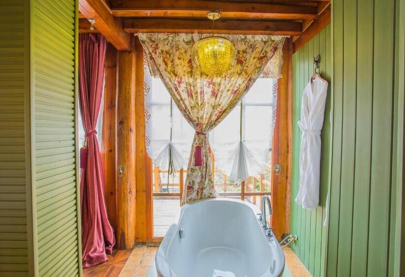 جناح جونيور مطل على الحديقة, Lugu Lake In Love Inn Hostel