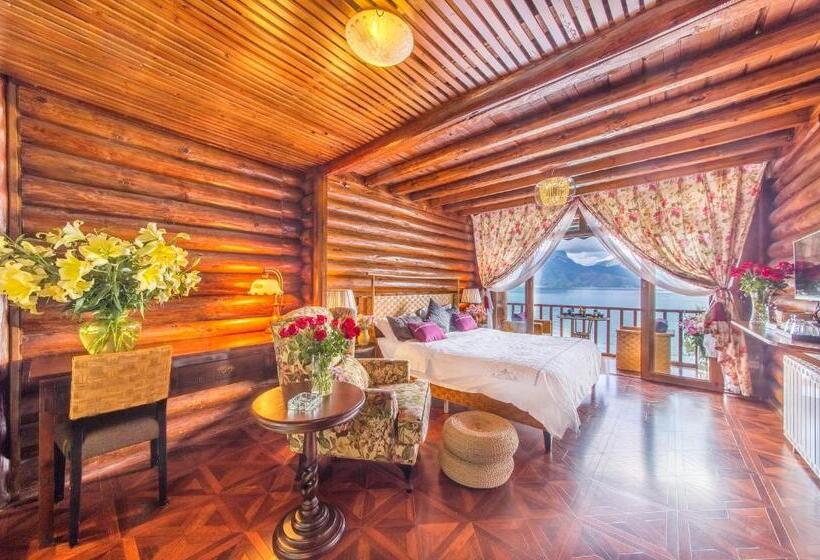 غرفة قياسية مزوَّدة بشُرفة, Lugu Lake In Love Inn Hostel