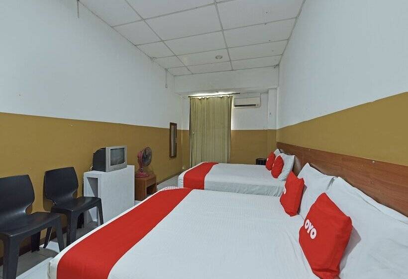 جناح عائلي, Maple Hotel By Oyo