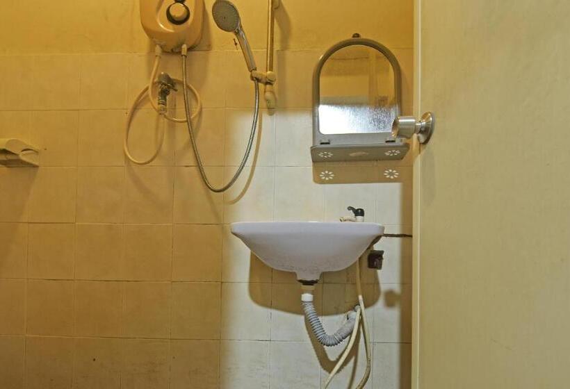 جناح عائلي, Maple Hotel By Oyo