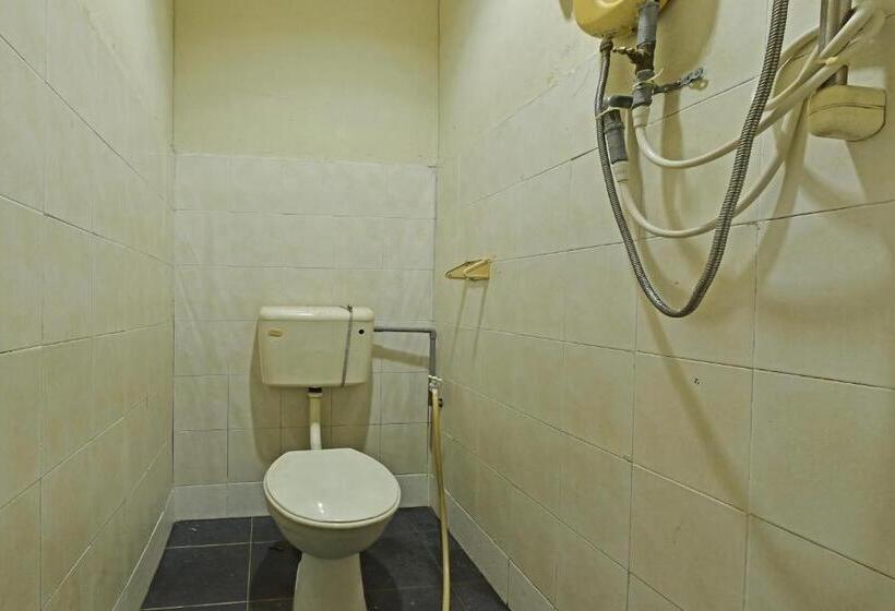 غرفة قياسية ثلاثية, Maple Hotel By Oyo