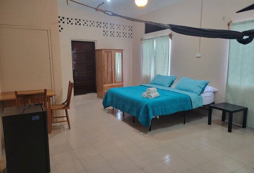 اتاق استاندارد, Arnold's Guest House