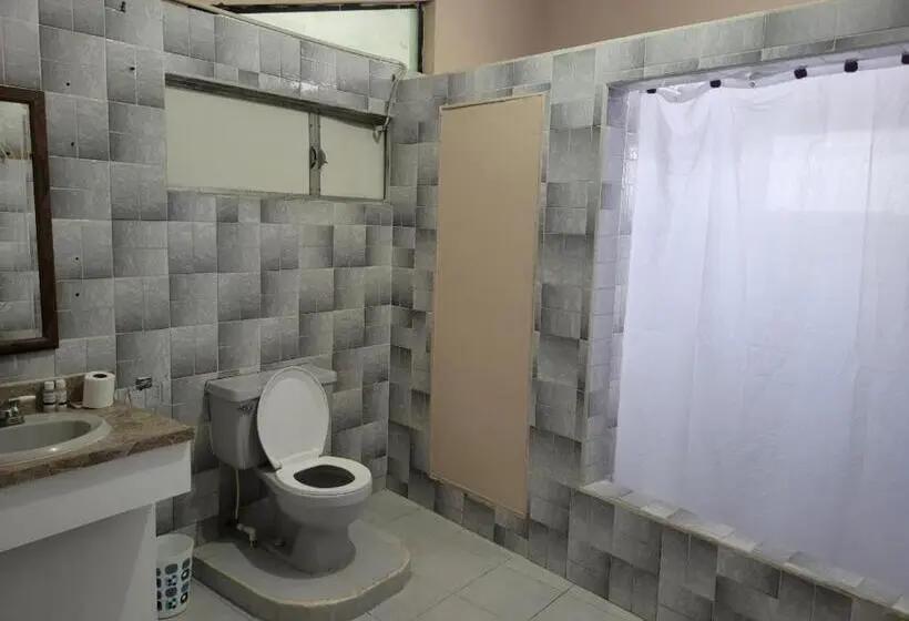 سوییت, Arnold's Guest House