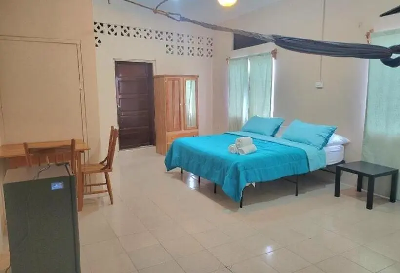 سوییت, Arnold's Guest House