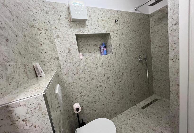 חדר משפחתי נוף להרים, Chestnut Hill