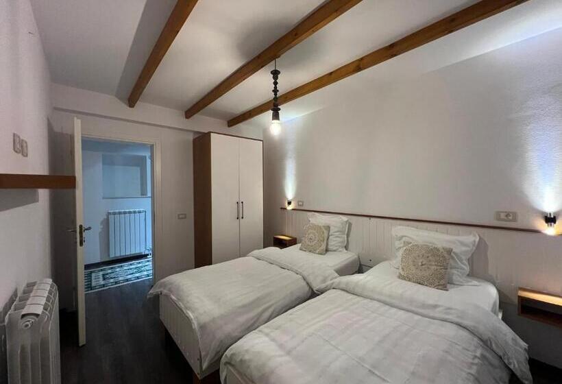 חדר משפחתי נוף להרים, Chestnut Hill