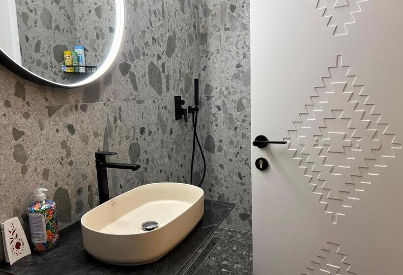 מיטת קינג בסוויטה, Chestnut Hill