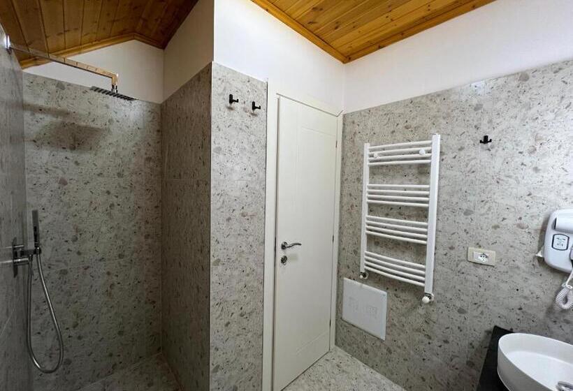 חדר משפחתי נוף להרים, Chestnut Hill