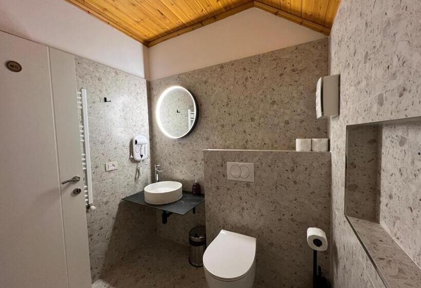 חדר משפחתי נוף להרים, Chestnut Hill