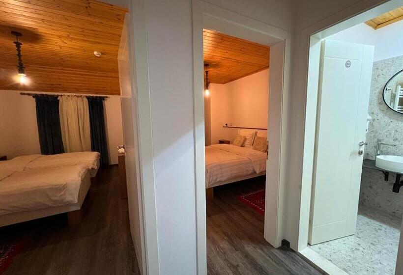 חדר משפחתי נוף להרים, Chestnut Hill