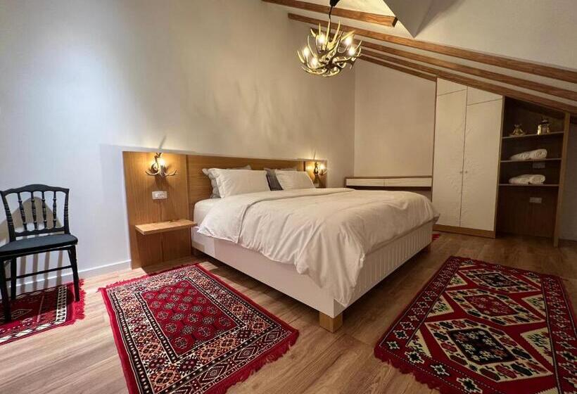 מיטת קינג בסוויטה, Chestnut Hill