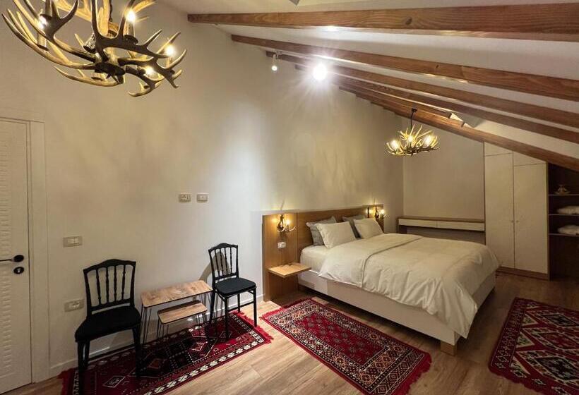 מיטת קינג בסוויטה, Chestnut Hill