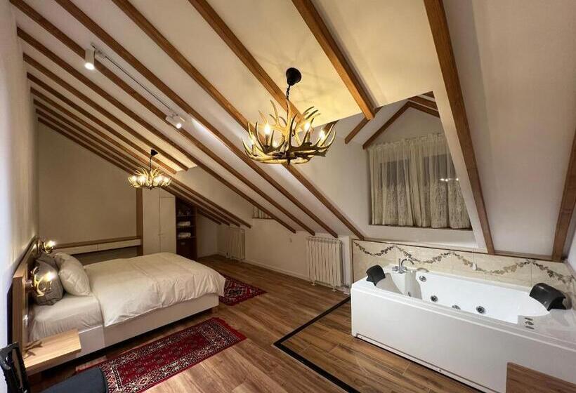 스위트 킹사이즈 침대, Chestnut Hill