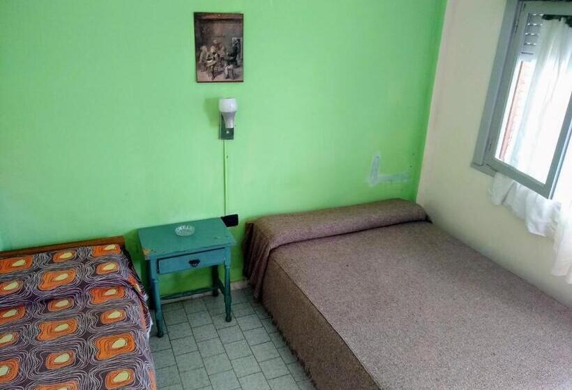 Номер Стандарт, Hostel Megaró