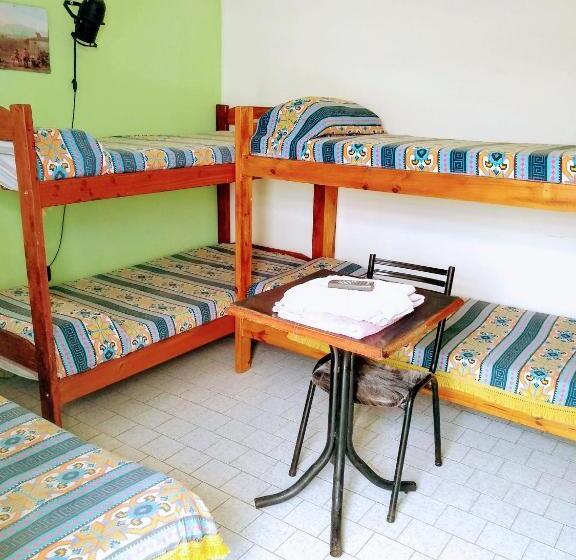 Семейный Номер, Hostel Megaró