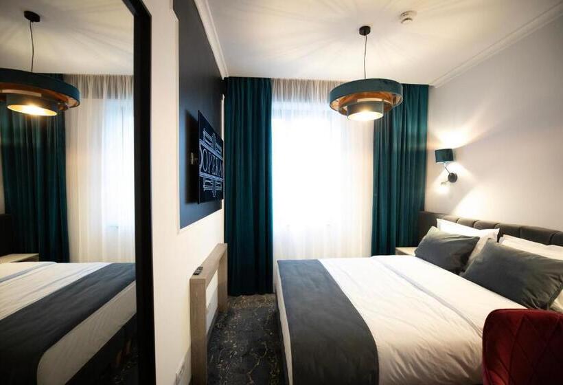 Номер Economy, Opera