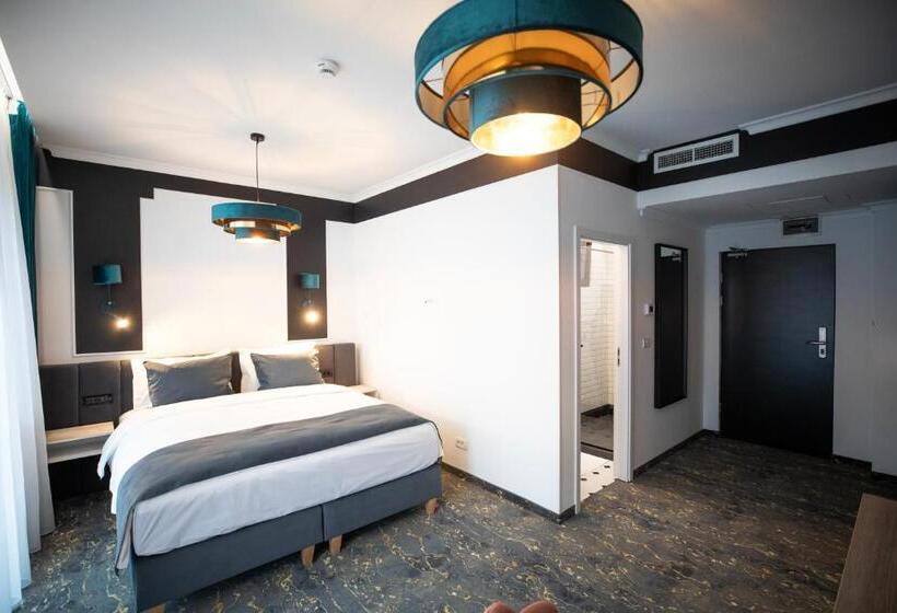 Номер Deluxe с Балконом, Opera