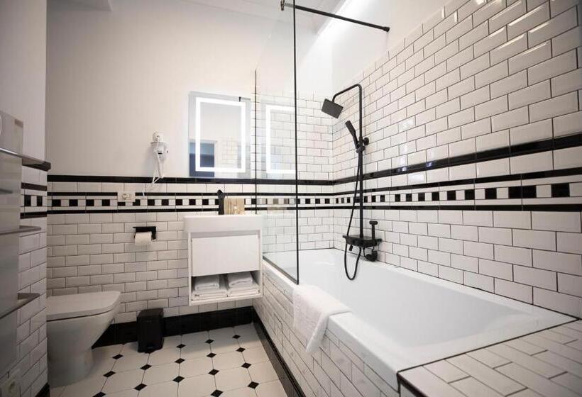 Апартаменты 1 Спальня с Балконом, Opera