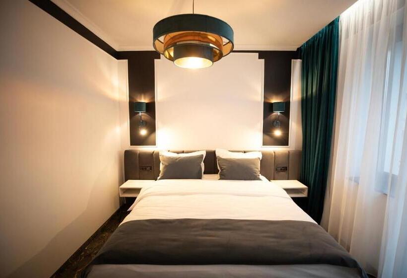 Апартаменты 1 Спальня с Балконом, Opera