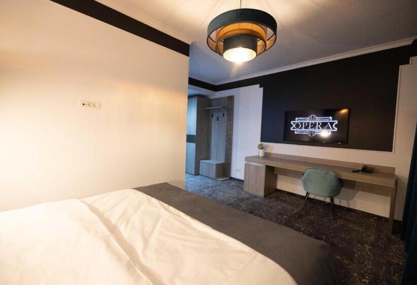 Апартаменты 1 Спальня с Балконом, Opera