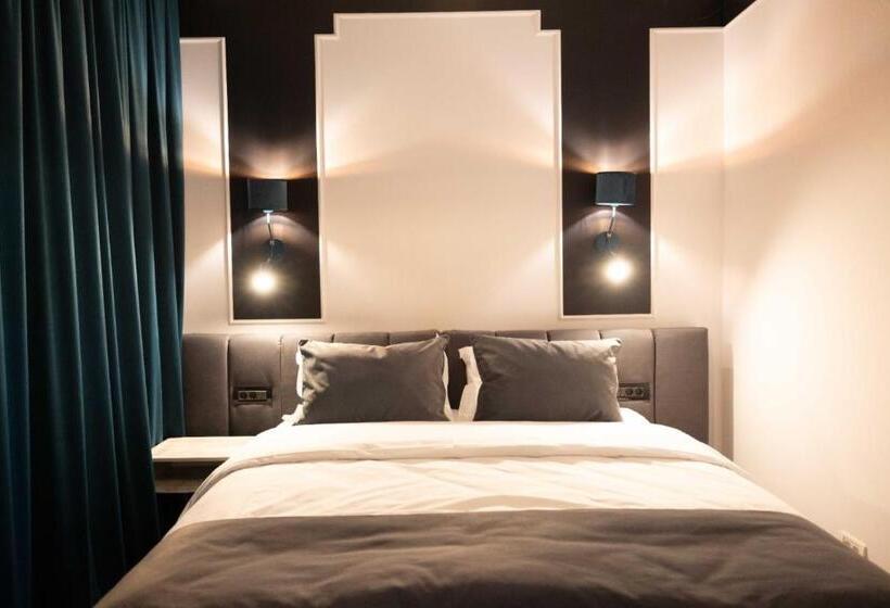 Номер Economy, Opera