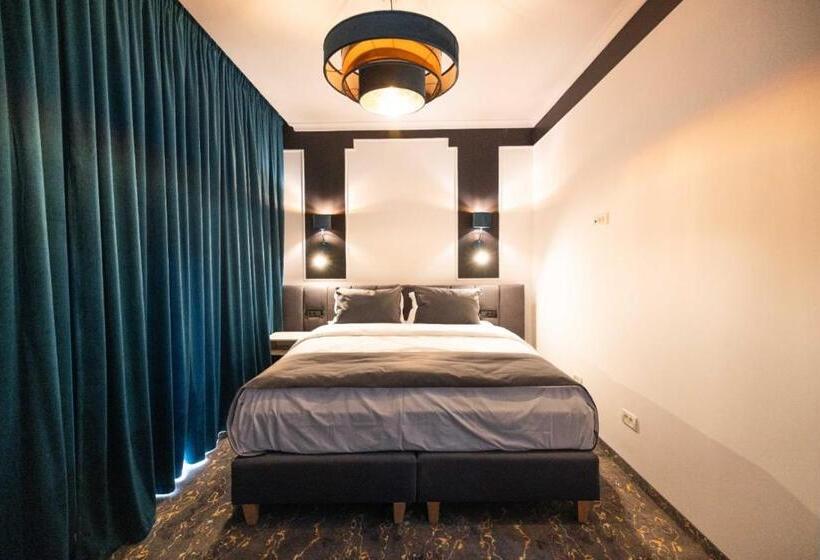 Номер Deluxe с Балконом, Opera