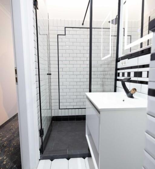 Апартаменты 1 Спальня с Балконом, Opera